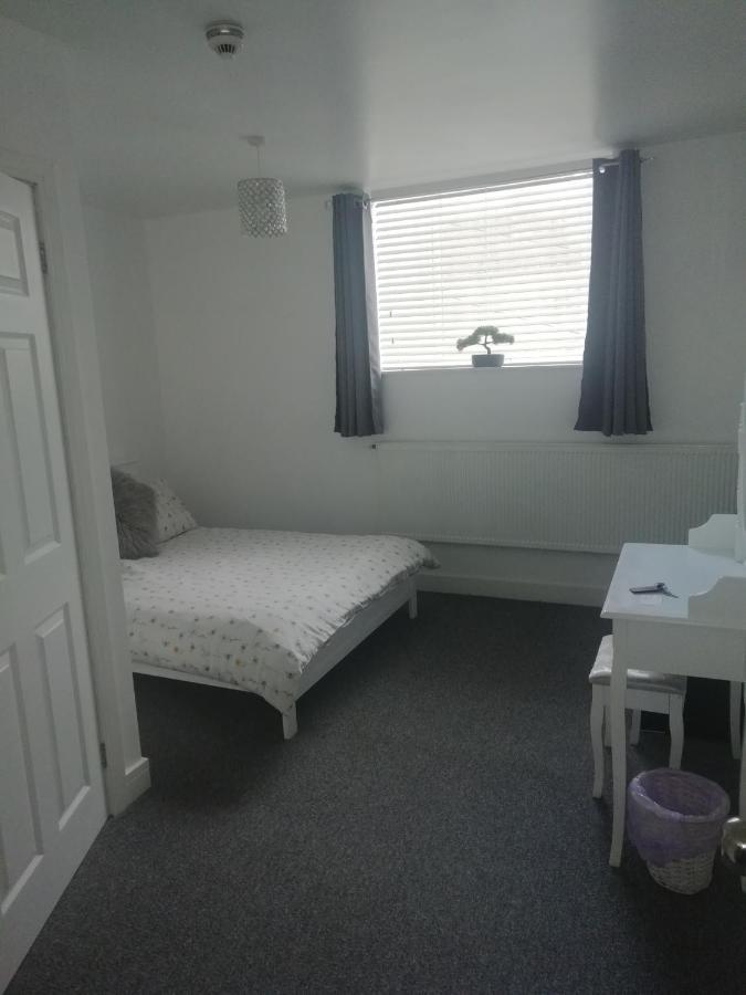 The Antelope Hotel Merthyr Tydfil Kültér fotó